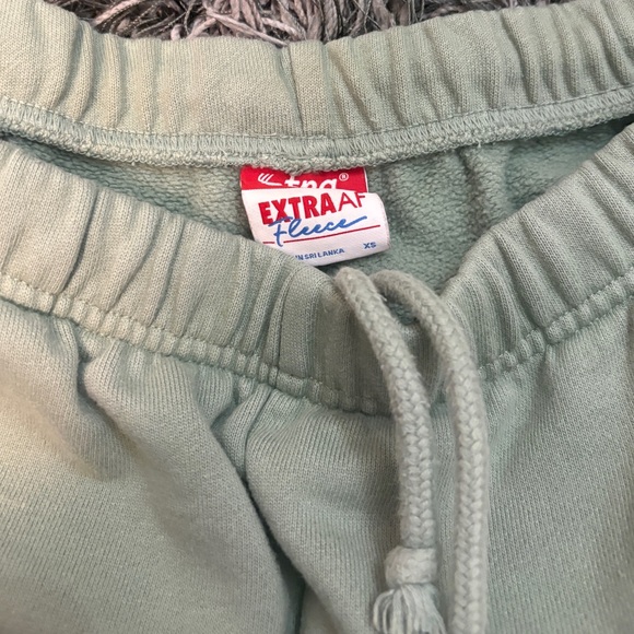 Aritzia TNA cozy fleece mega sweats - Picture 3 of 5